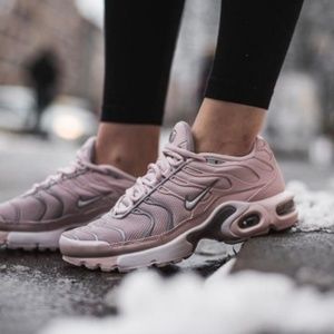 nike air max plus tn barely rose